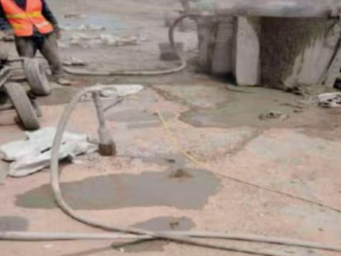 临城水泥混凝土路面板底注浆技术 路面脱空注浆整治方案